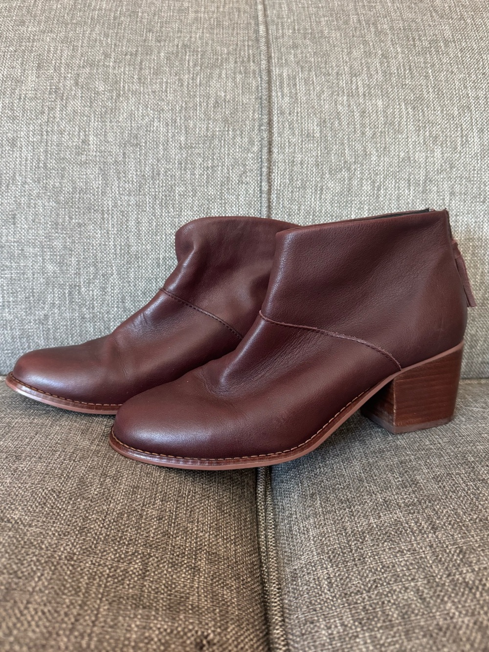 Toms Women's Chestnut Brown/ Oxblood Leather Ankle Booties w/ Zipper